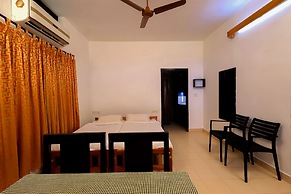 Illikkalam Lakeside Cottages