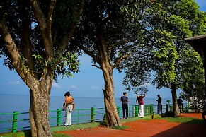 Illikkalam Lakeside Cottages