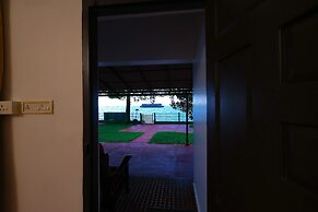 Illikkalam Lakeside Cottages