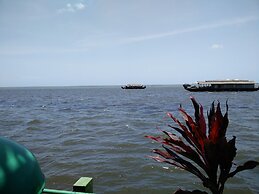 Illikkalam Lakeside Cottages