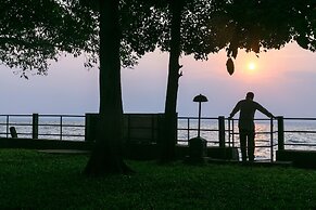 Illikkalam Lakeside Cottages