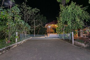 Illikkalam Lakeside Cottages