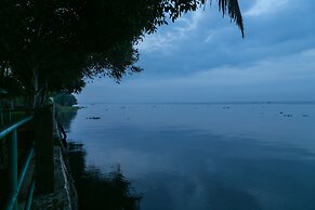 Illikkalam Lakeside Cottages