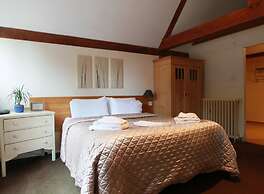 Tonge Barn