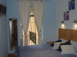 DownTown Guest House