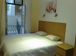 DownTown Guest House