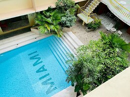 Miami Hotel