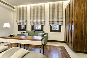 12 Months Luxury Resort