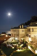 12 Months Luxury Resort