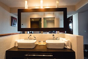 12 Months Luxury Resort