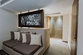 12 Months Luxury Resort