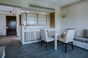 12 Months Luxury Resort