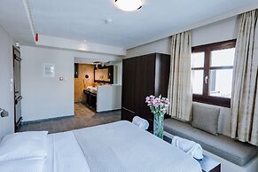 12 Months Luxury Resort