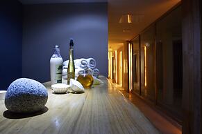 12 Months Luxury Resort