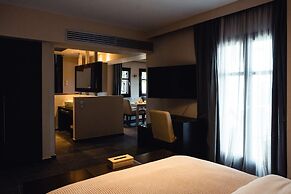 12 Months Luxury Resort