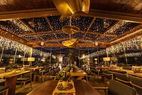 12 Months Luxury Resort