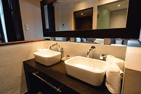 12 Months Luxury Resort