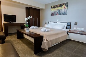 12 Months Luxury Resort