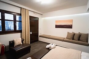 12 Months Luxury Resort