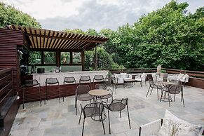 12 Months Luxury Resort