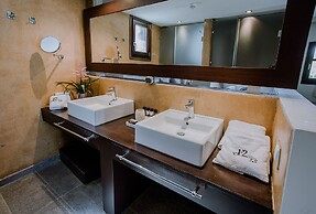 12 Months Luxury Resort