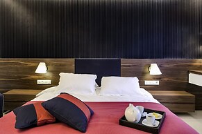 12 Months Luxury Resort