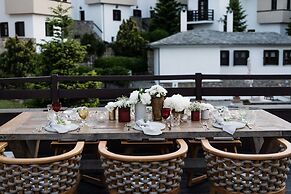 12 Months Luxury Resort