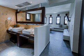 12 Months Luxury Resort