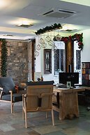 12 Months Luxury Resort