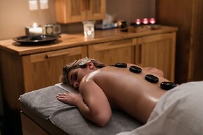 12 Months Luxury Resort