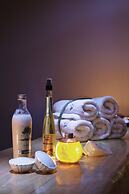 12 Months Luxury Resort