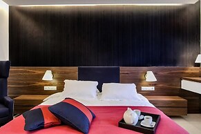 12 Months Luxury Resort