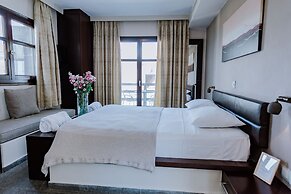 12 Months Luxury Resort