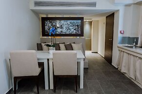 12 Months Luxury Resort