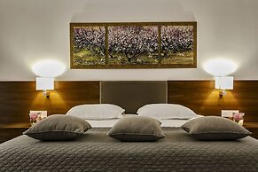 12 Months Luxury Resort