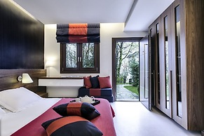 12 Months Luxury Resort