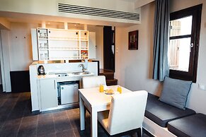 12 Months Luxury Resort