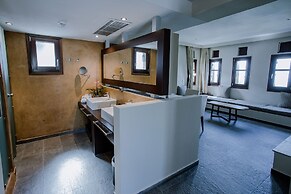 12 Months Luxury Resort