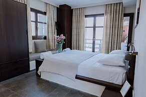 12 Months Luxury Resort