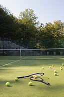 12 Months Luxury Resort