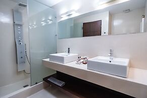 12 Months Luxury Resort