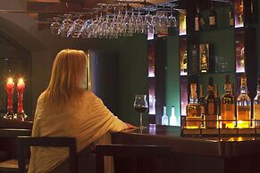 12 Months Luxury Resort