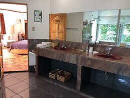 Argonauta Boracay Boutique Hotel with Apartments and Villas