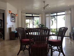 Argonauta Boracay Boutique Hotel with Apartments and Villas