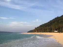 Argonauta Boracay Boutique Hotel with Apartments and Villas