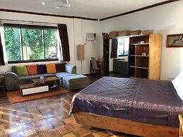 Argonauta Boracay Boutique Hotel with Apartments and Villas