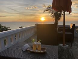 Argonauta Boracay Boutique Hotel with Apartments and Villas