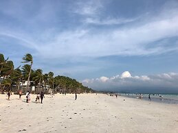 Argonauta Boracay Boutique Hotel with Apartments and Villas