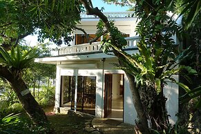 Argonauta Boracay Boutique Hotel with Apartments and Villas