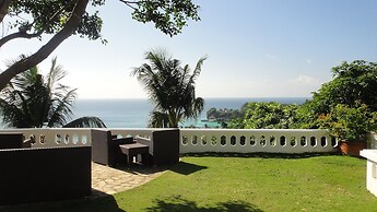 Argonauta Boracay Boutique Hotel with Apartments and Villas